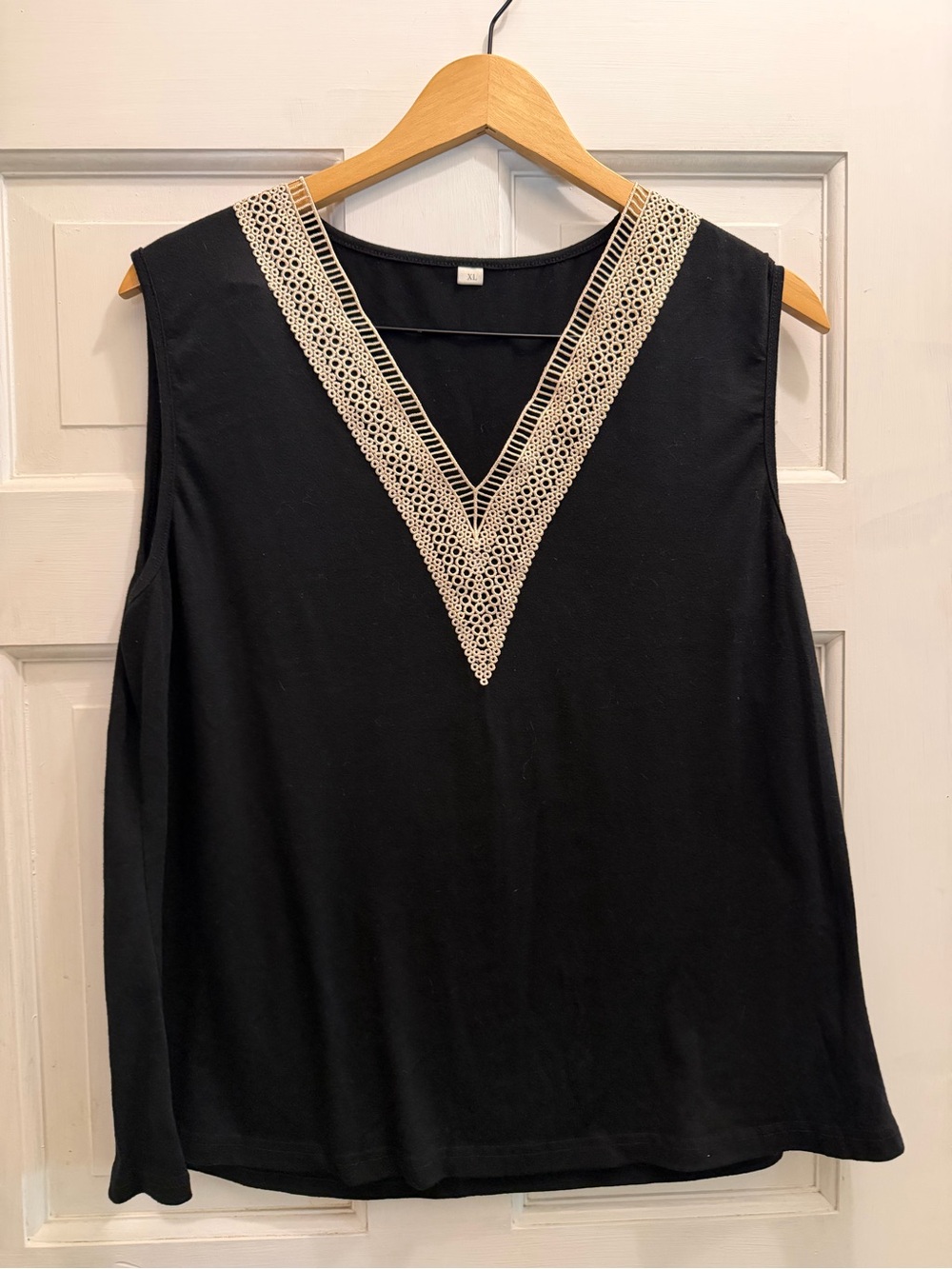 Women’s Black Sleeveless V-Neck Top with Cream Crochet Trim - XL - Picture 2 of 4